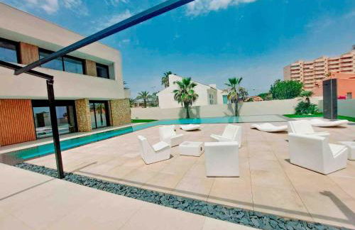 Inmovecos Villa Gawy 2 de Lujo con piscina privada - Foto 14