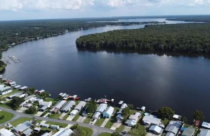 Waterfront St Johns River near springs with boat dock and water sports - Foto 58