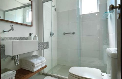 Casa de Praia em Interlagos - 4 suítes a poucos metros do mar - Foto 23