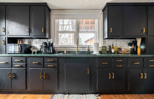 NEW Luxe Pet Friendly Free Parking Downtown - Foto 31