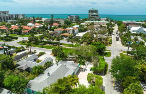 Beach Side Babe - Foto 40