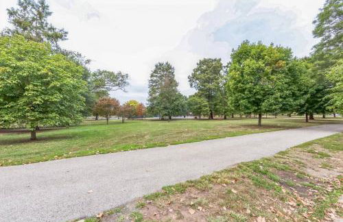 Bi-Level 2BR w Rooftop - Sleeps 12 - 10 min to DT - Foto 27