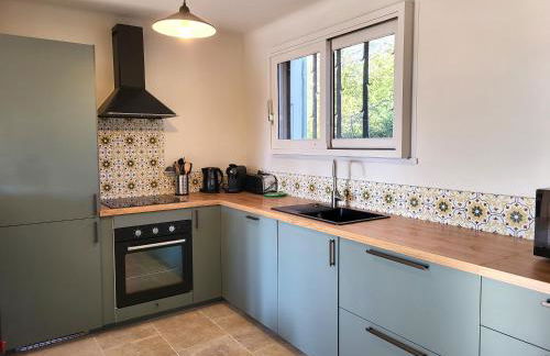 Maison avec piscine chauffée, centre village - Foto 11