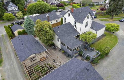 Spacious Retreat with guest house, game room, parking in N Tacoma - Foto 21