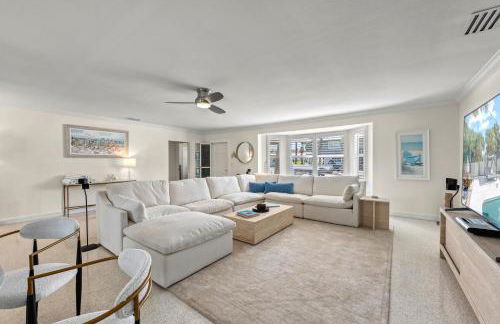 Siesta Key Waterfront Oasis - Heated Pool, Dock, Walk to Village & Beach - Photo 12