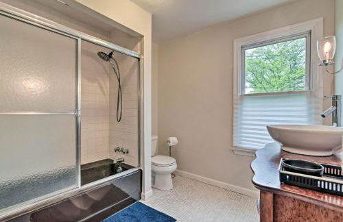 Millburn House with Deck - Walk to NYC Transit! - Foto 16