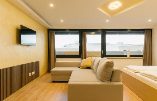 Modernes City Apartment in Top Lage, Balkon, kostenloser Parkplatz max 1,65m Höhe und 1,8m Breite - Foto 15