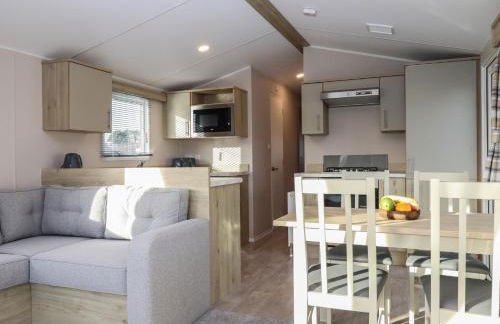 Caravan B61 at Landscove Holiday Park - Photo 9