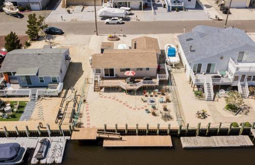 Lagoon Life in Tuckerton Beach with Dock - Foto 1