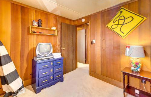 Pet-Friendly Home with Deck at Big Bass Lake! - Foto 16