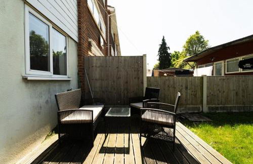 Homely Hornchurch - 5 Bed House - Foto 16