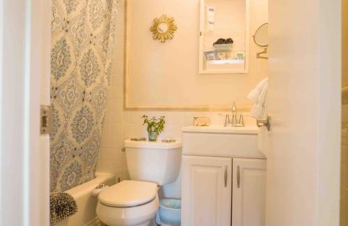 STUNNINGLY PERFECT Beach ALL NEW REMODEL Galore - Foto 31