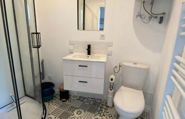 Studio 1er étage - Centre-ville - Local vélos disponible - Foto 9