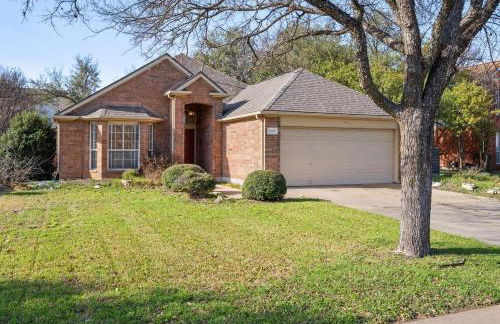 NEW! Stylish Home Arcade & Fireplace Sleeps 10 - Foto 41