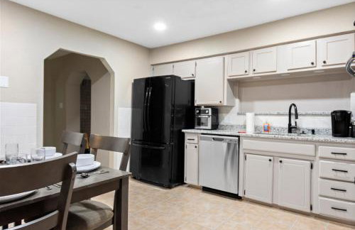 Cozy Retreat near DFW & Stadium/Game Room - Foto 16