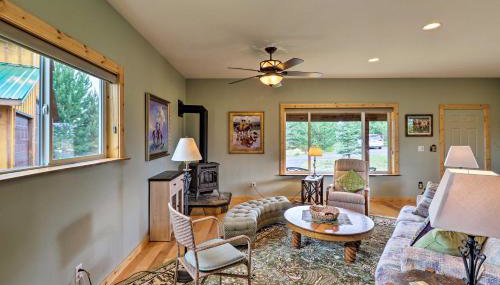 Cabin with Porch and View about 19 Mi to West Glacier - Foto 5