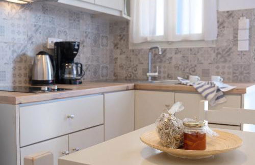 Helen's Minimal Studios & Apartments - Photo 16