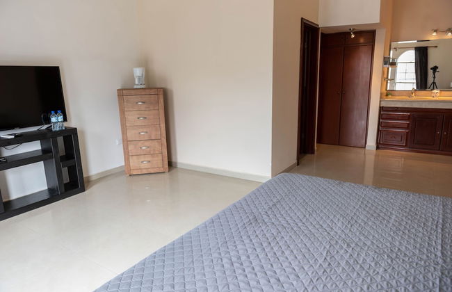 Room in Guest Room - 14 Comfortable Suite for 2 People - Photo 8