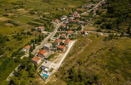 Luxe villa with pool, jacuzzi, and sauna - Foto 6