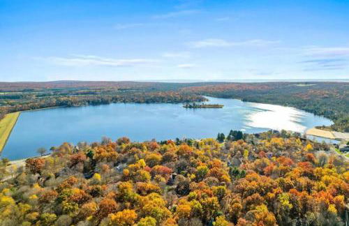 Gorgeous Cozy 5 Bedroom House with Hottub,Lake,Pool - Foto 51