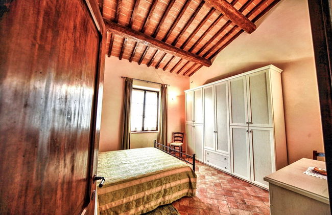 Lovely Farmhouse in Asciano With Swimming Pool - Foto 7