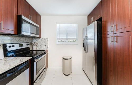 Beachside Modern 2BR 2BA - Foto 14