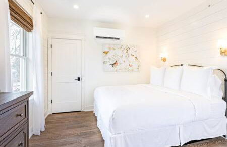 Downtown Luxury Farmhouse Apartment #4 - Photo 14