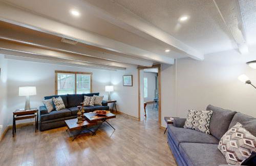 Walk to Medina River Cowboy Cottage with BBQ Pit - Foto 2