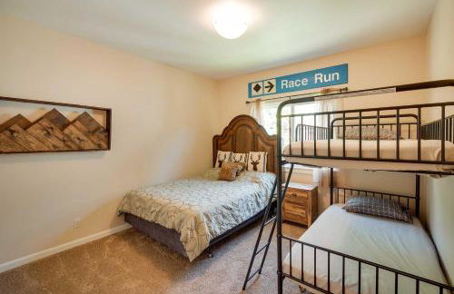 Lake Arrowhead Getaway with Decks and Game Room! - Foto 26