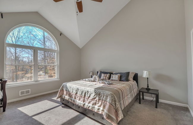 Pocono Retreat: Lake, Firepit, Bbq, Gameroom, Ski 4 Bedroom Home by RedAwning - Foto 2