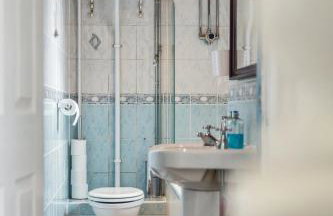Contractors & Pets Welcome - Sleeps 1-4, less than 1 mile from M606, Ideal for Longer Stays - Foto 15