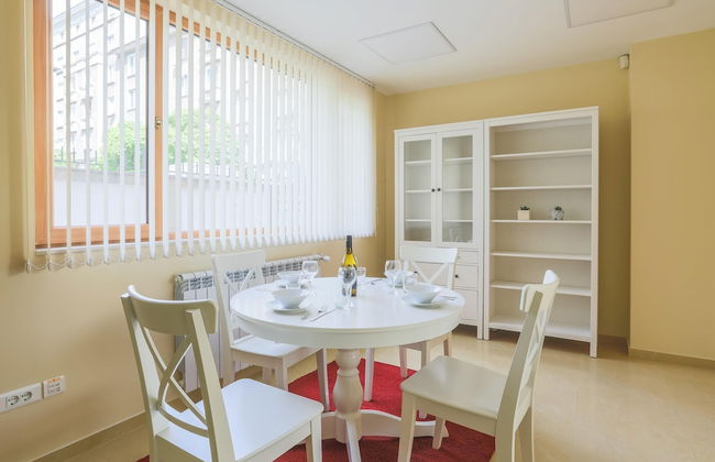 Bright 1bdr Apartment in Top Center - Foto 3