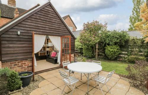 Lovely Comfortable 3 Bed Home, Worcester - Photo 20