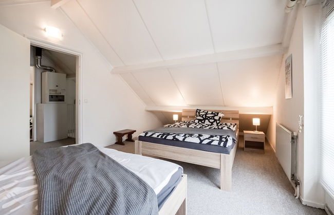 Lush Bungalow in Beek Gem Montferl& with Hot Tub - Photo 9