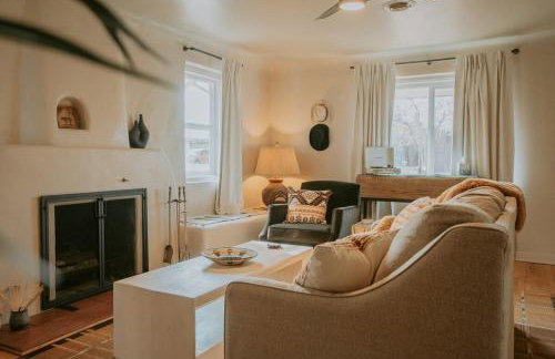 Grandma's Old Town Adobe House! Private Hot Tub-Close to Old Town-Pet Friendly-No Pet Fee! - Foto 13