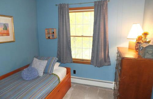 The Maple Cottage - Walk to Beach & Lake Michigan - Foto 31