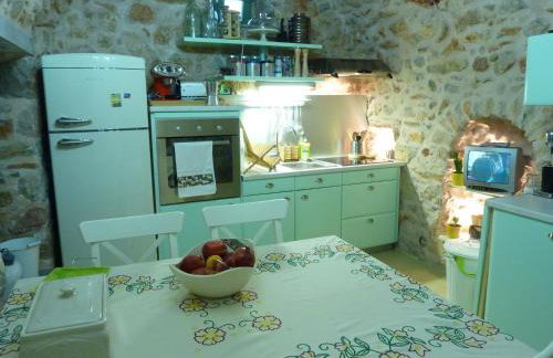 St. George Sykoussis Traditional Residence - Photo 9