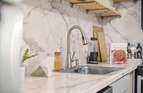 Convenient 2BR Near Convention & Hospitals - Foto 10