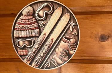 Romantic Swiss Cabin Hideaway & Hot Tub Spa Pool - Foto 52