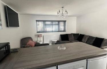 Willow Lodge - Photo 5