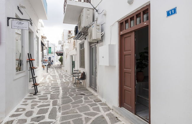 Parikia's Cute Pebble - Photo 30