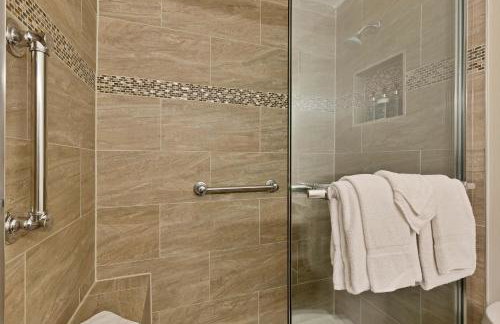 2bd River North Condo with Million Dollar Views! condo - Photo 17