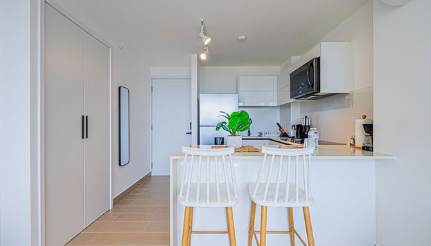 w Majestic 1BR w Stunning Balcony View - Foto 5, Habitación