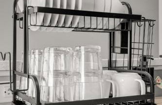 Modern 1 Bedroom Apartment with 2 TVs Fast WiFi and Free Parking - Foto 7