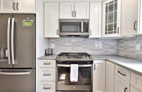 The Family Retreat At Bomoseen 4 Bedroom Home - Photo 3