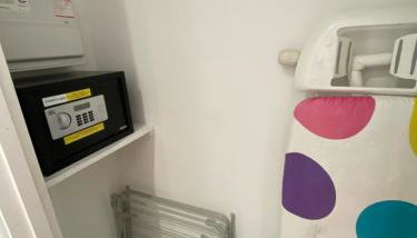 Modern 2 bedroom apartment, with car parking. - Foto 5