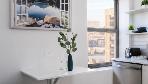 Elegant Stylish Loft Oasis Uptown Rooftop WFH Gym - Photo 4