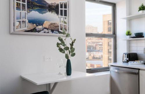 Elegant Stylish Loft Oasis Uptown Rooftop WFH Gym - Photo 4