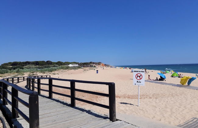 T1 Varandas Forte Piscina Ar Cond Garagem - Foto 6