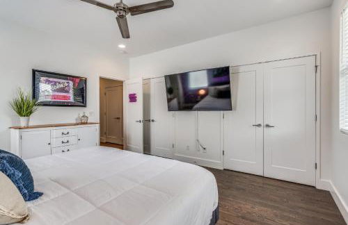 Nash House & Bars of Broadway with Patio Bar and Views! 8min Downtown! Sleeps 12! - Foto 24